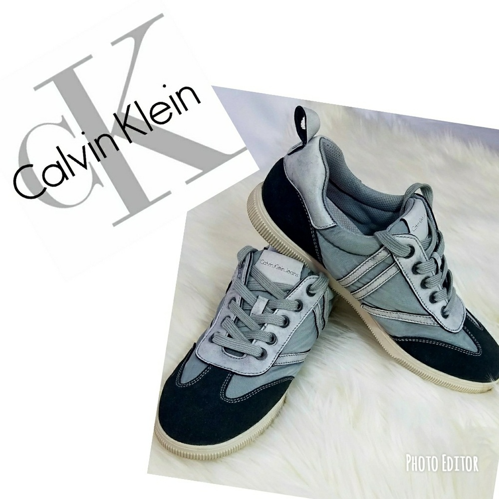 Calvin Klein sneakers black & lite blue size 9  0014